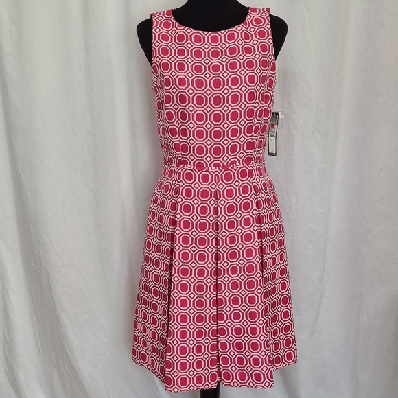 Tahari ASL Sleeveless Key Hole Back Structured Pleat Fit & Flare Dress - Size 6 - Picture 1 of 13